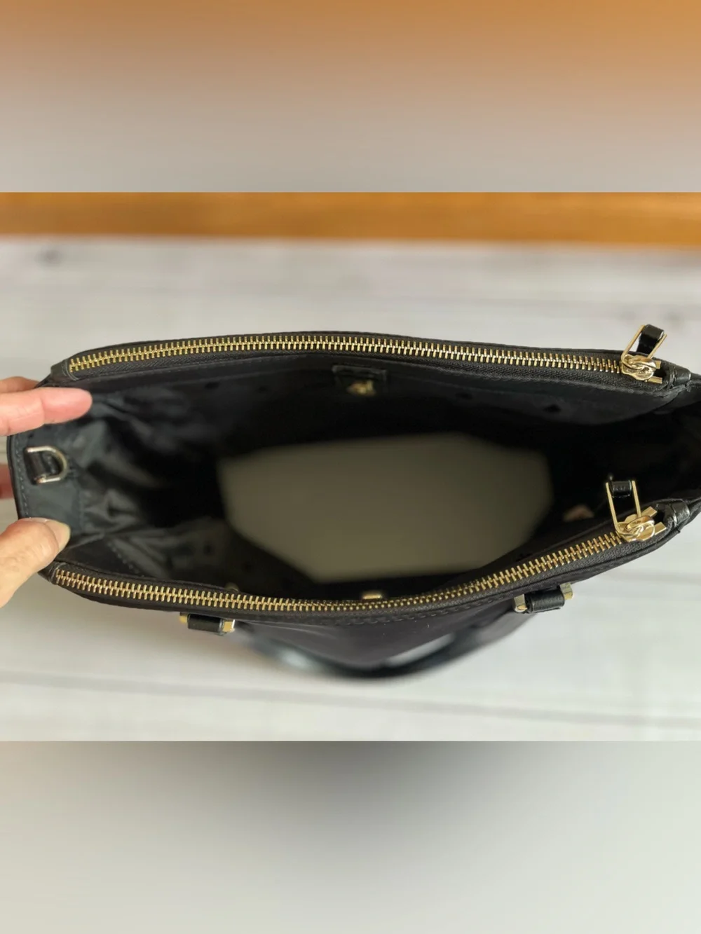 Kate Spade New York black Dawn classic durable nylon shoulder handbag purse.